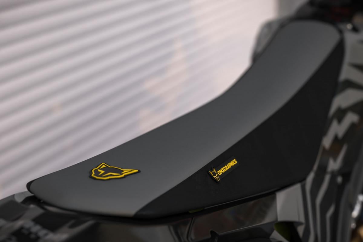 Custom Mx Seat Covers by OMX Graphics Two Tone Grip