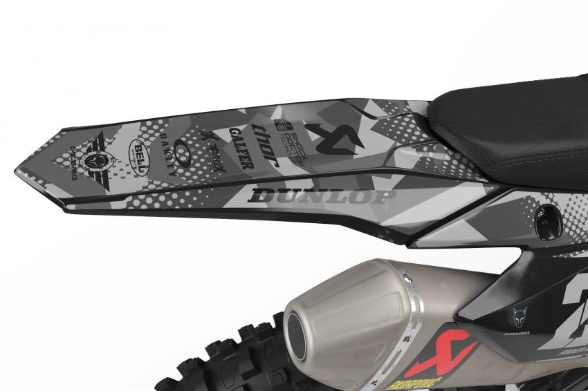 Suzuki Motocross Graphics Kit Army Grey Tail