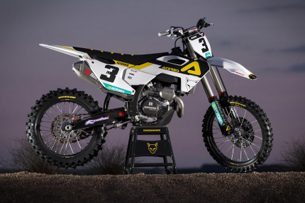 Husqvarna Stock Graphics Kit Photo