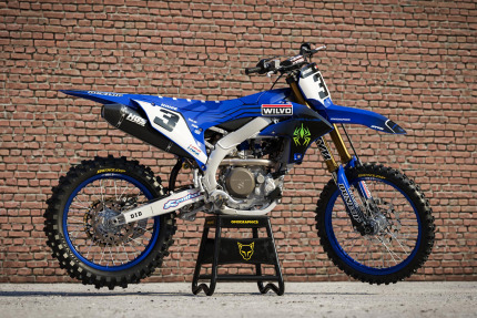 Yamaha Stock Graphics Kit Photo