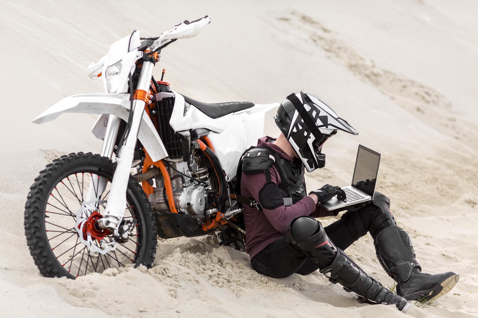 5 common reasons for dirt bike not to start OMXGraphics