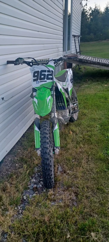 2017 Kawasaki KXF250 with CREED mx graphics kit 2