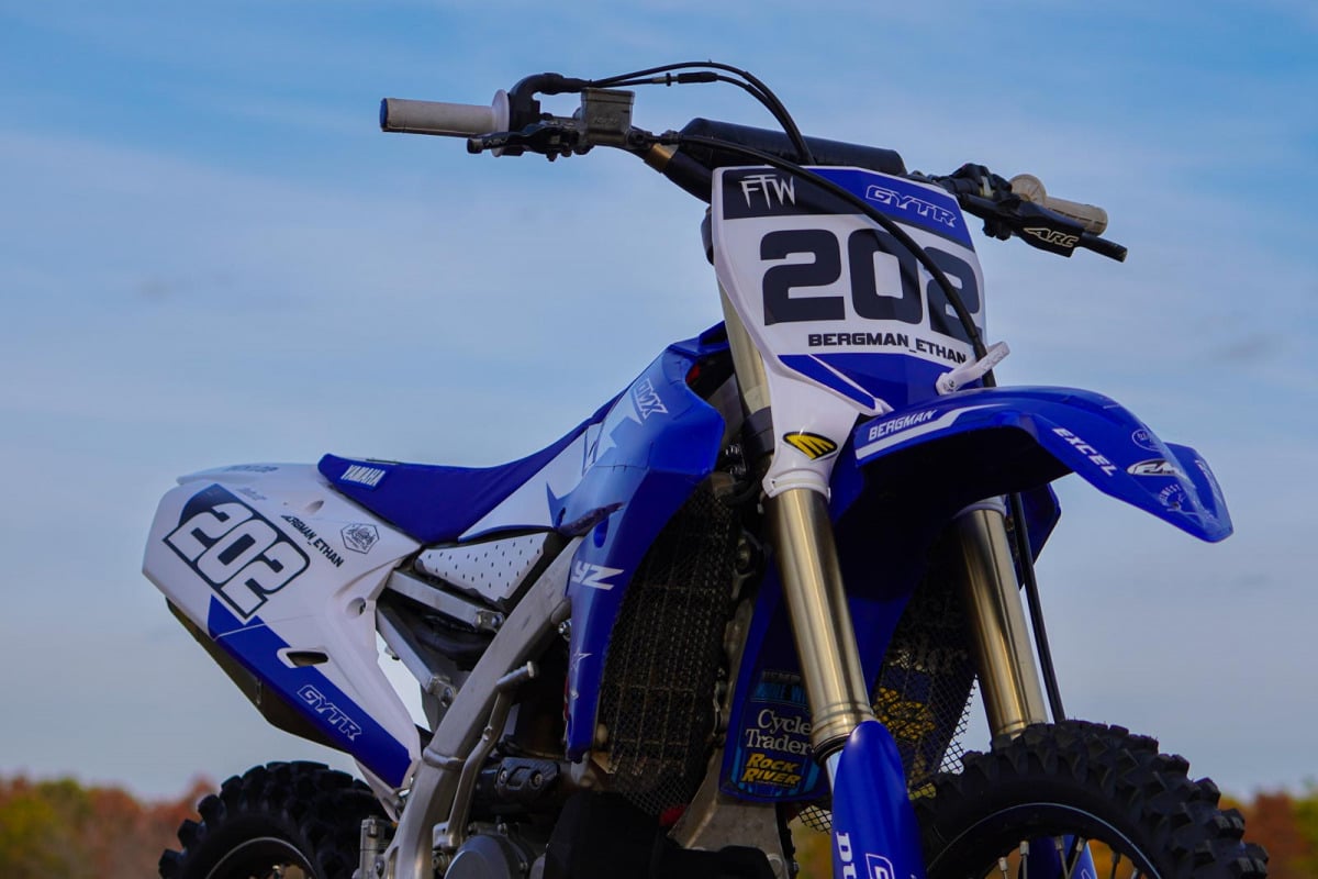 Personalized-mx-graphics-for-yamaha-bike-