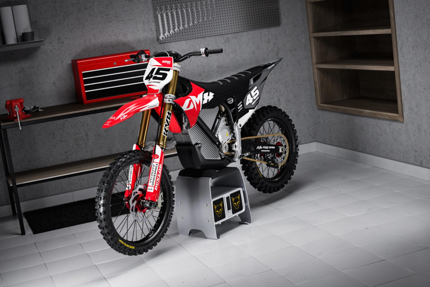 Stark Varg Graphics Kit 'LOCAL' Black and Red – OMXGraphics