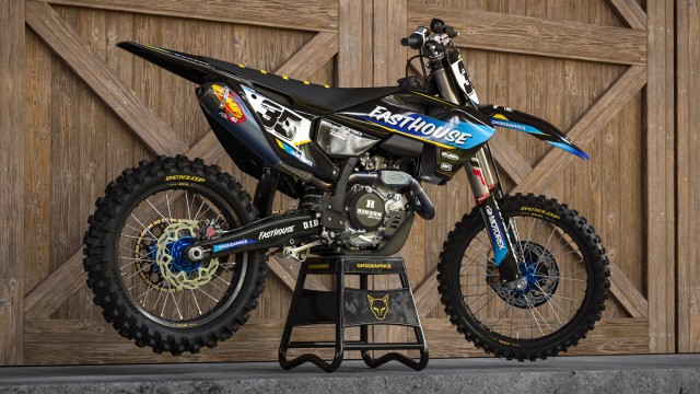 MX-Graphics-Kit-for-Husqvarna-Dirt-Bike-Dagger-Image