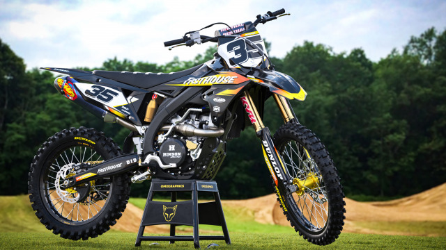 MX-Graphics-Kit-for-Suzuki-Dirt-Bike-Dagger-Promo