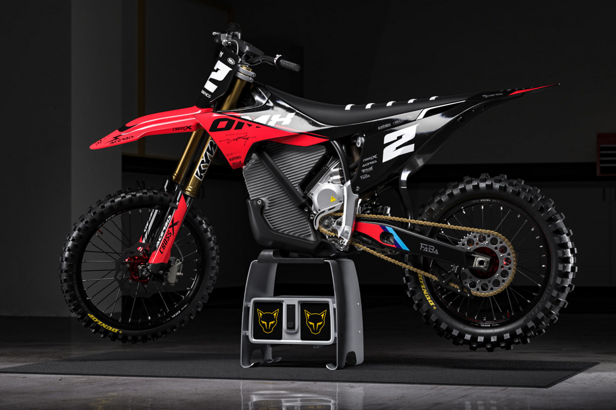 Stark Varg Mx Graphics Installed on a Stark Varg Dirt Bike Corsa Promo