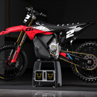 Stark Varg Mx Graphics Installed on a Stark Varg Dirt Bike Corsa Promo