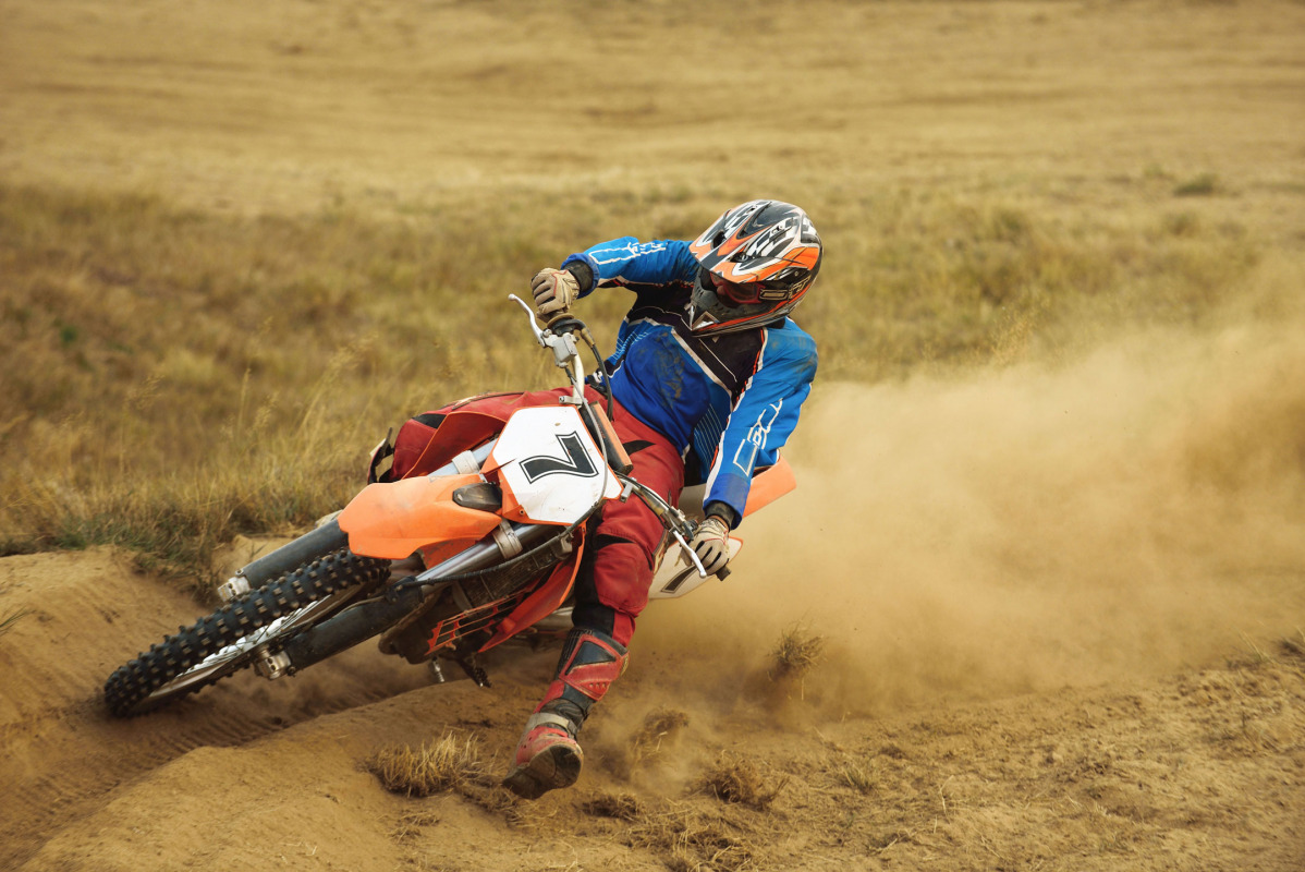 dirt-biker-practicing