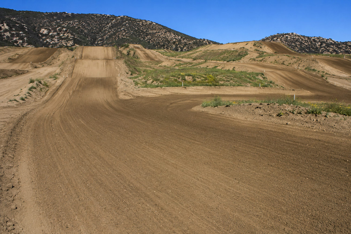 hardpack dirt bike track